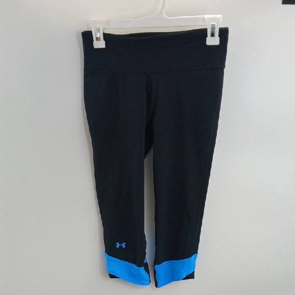 Under Armour Womens Capri Leggings Size S Black Blue Trim Athletic Pants - Picture 1 of 6